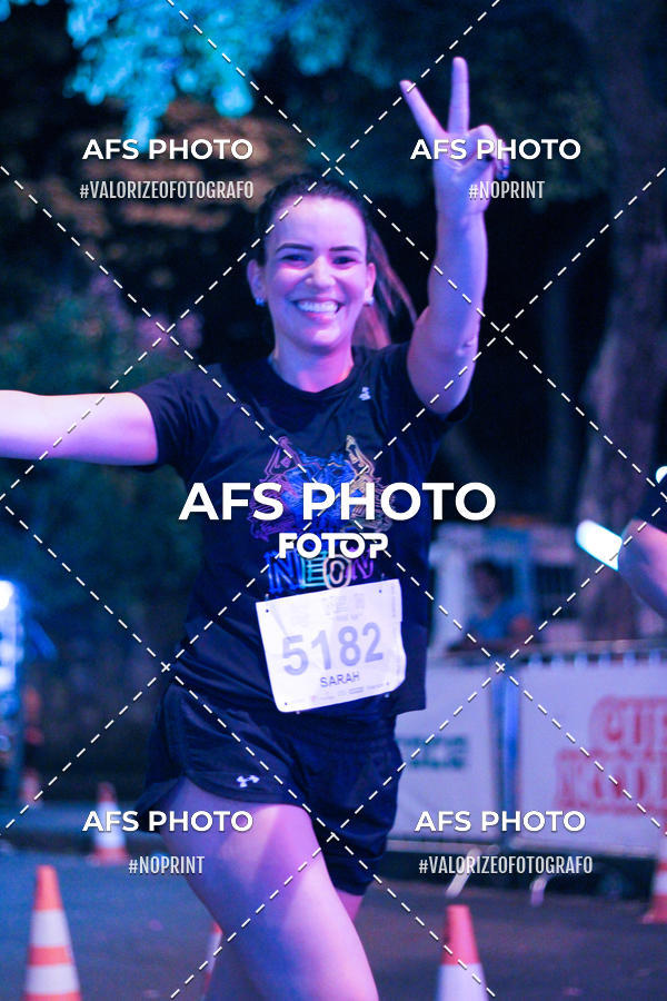 Buy your photos of the eventNeon Night Run 2019 - Belo Horizonte on Fotop