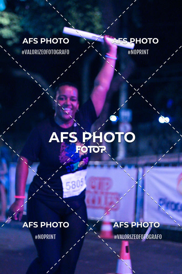 Buy your photos of the eventNeon Night Run 2019 - Belo Horizonte on Fotop