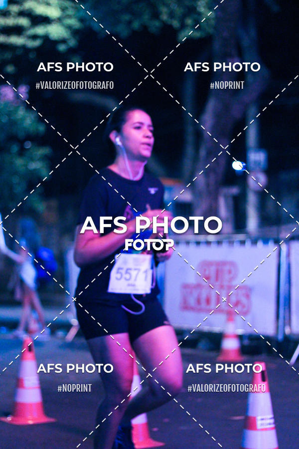Buy your photos of the eventNeon Night Run 2019 - Belo Horizonte on Fotop