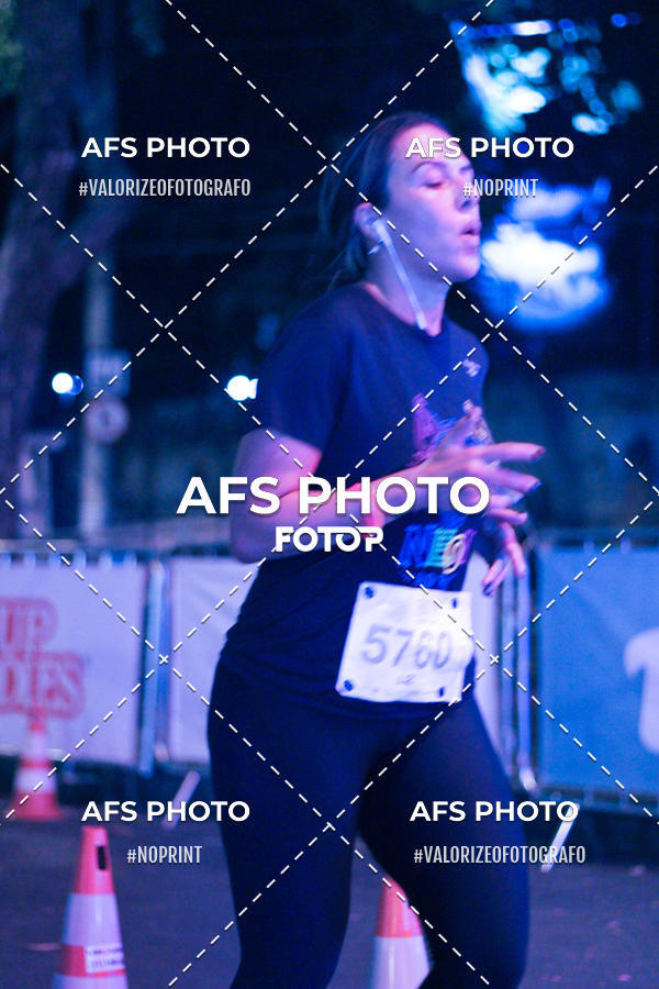 Compra tus fotos del eventoNeon Night Run 2019 - Belo Horizonte En Fotop