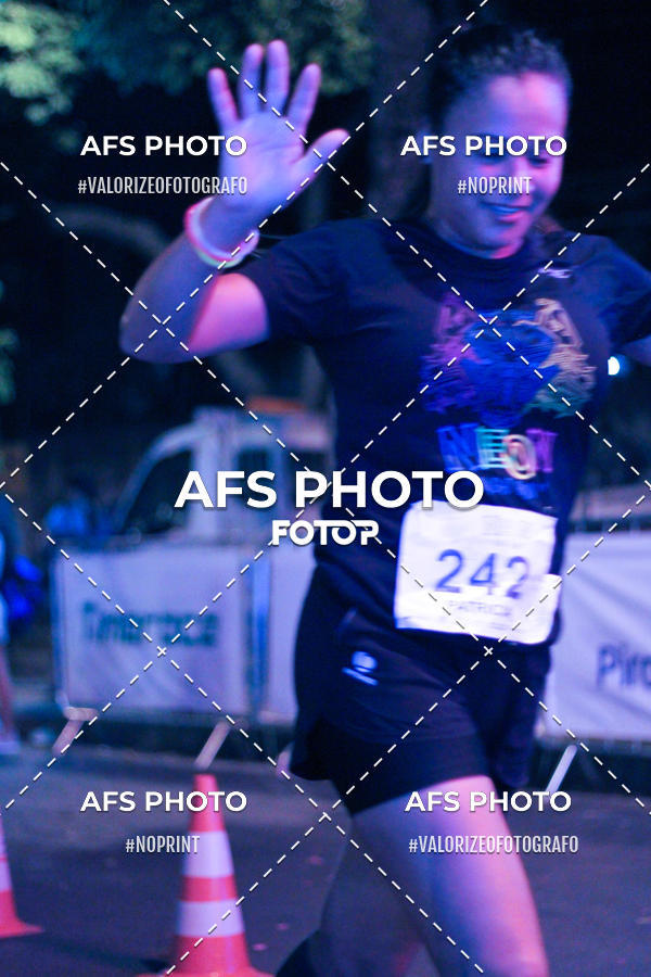 Compra tus fotos del eventoNeon Night Run 2019 - Belo Horizonte En Fotop