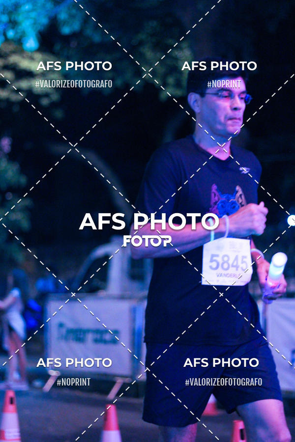 Compra tus fotos del eventoNeon Night Run 2019 - Belo Horizonte En Fotop