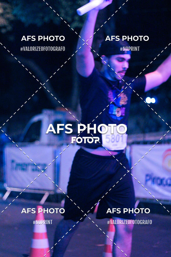Compra tus fotos del eventoNeon Night Run 2019 - Belo Horizonte En Fotop