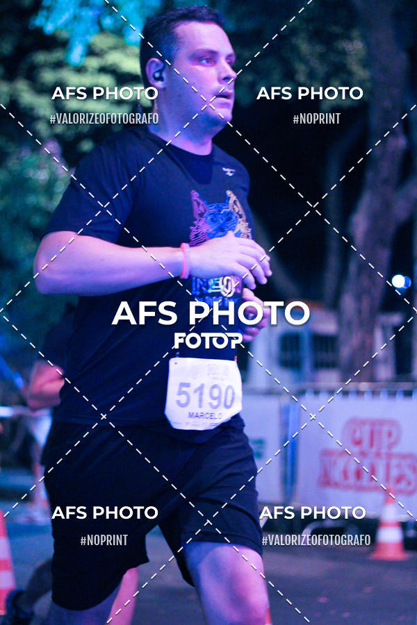 Compra tus fotos del eventoNeon Night Run 2019 - Belo Horizonte En Fotop