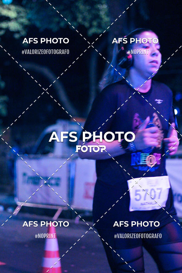 Compra tus fotos del eventoNeon Night Run 2019 - Belo Horizonte En Fotop