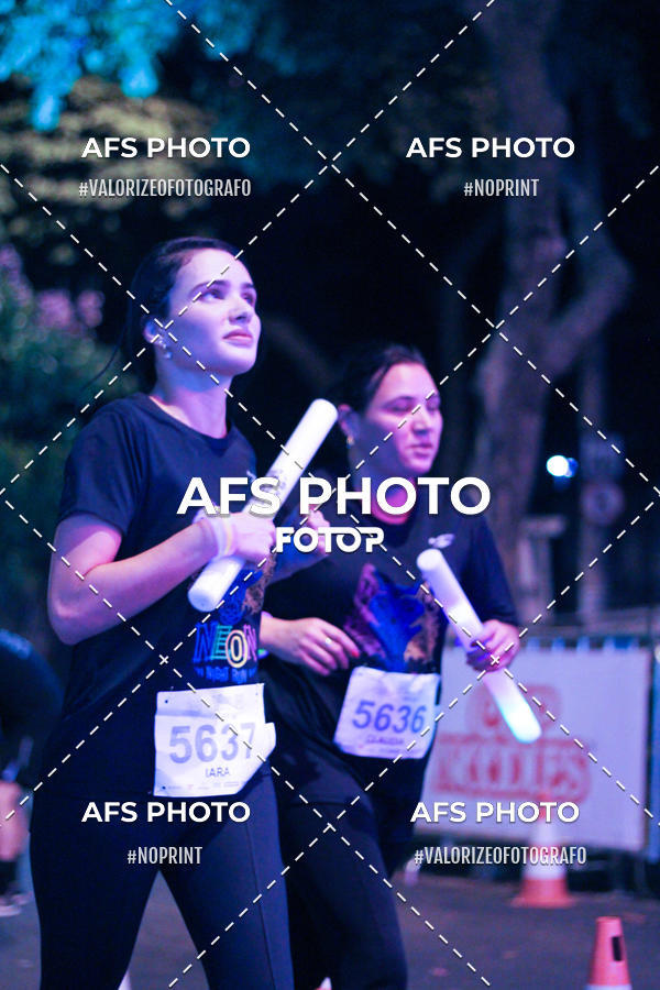 Compra tus fotos del eventoNeon Night Run 2019 - Belo Horizonte En Fotop