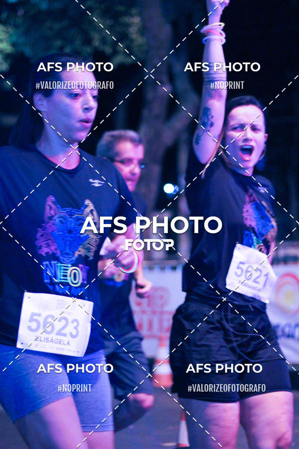 Buy your photos of the eventNeon Night Run 2019 - Belo Horizonte on Fotop