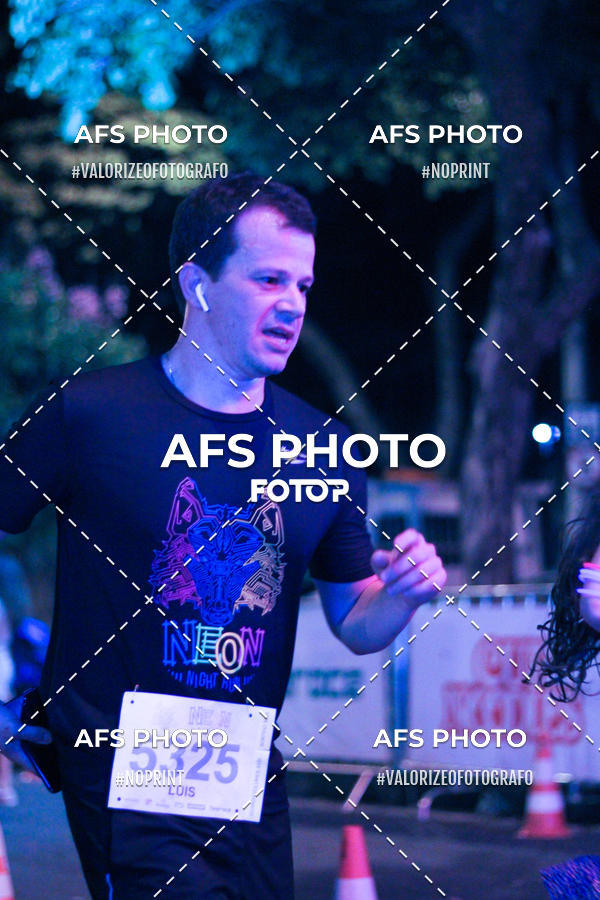 Buy your photos of the eventNeon Night Run 2019 - Belo Horizonte on Fotop
