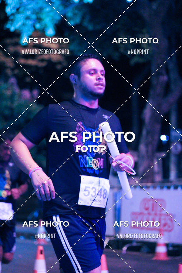 Buy your photos of the eventNeon Night Run 2019 - Belo Horizonte on Fotop