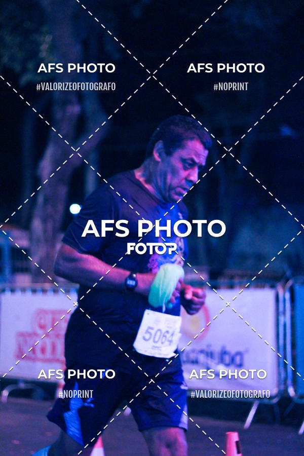Buy your photos of the eventNeon Night Run 2019 - Belo Horizonte on Fotop