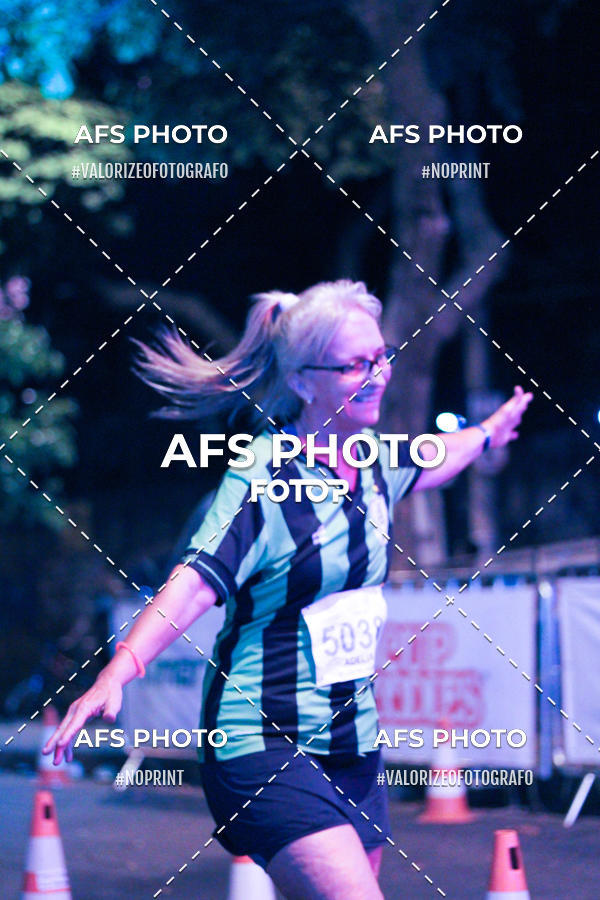 Buy your photos of the eventNeon Night Run 2019 - Belo Horizonte on Fotop