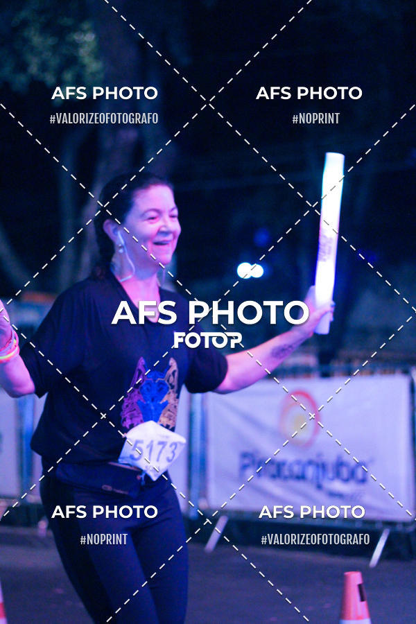 Buy your photos of the eventNeon Night Run 2019 - Belo Horizonte on Fotop