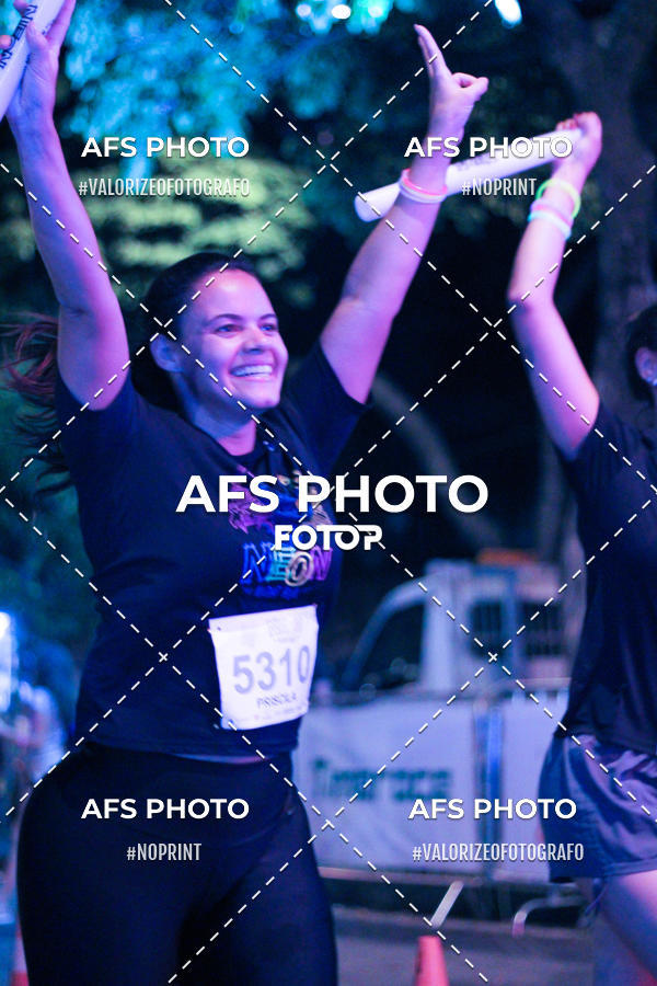 Buy your photos of the eventNeon Night Run 2019 - Belo Horizonte on Fotop