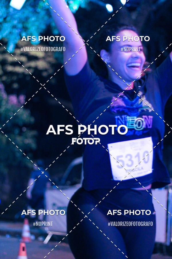 Buy your photos of the eventNeon Night Run 2019 - Belo Horizonte on Fotop