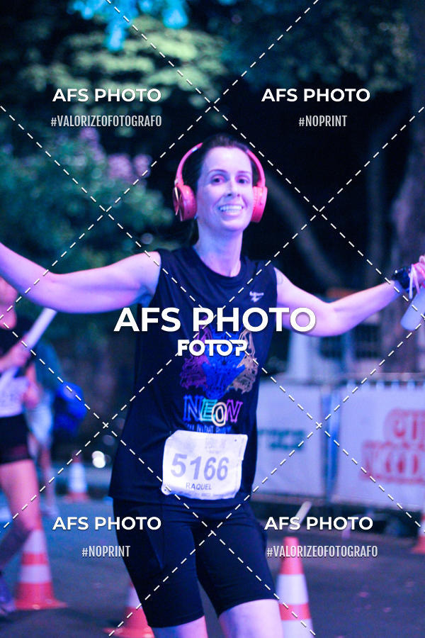 Buy your photos of the eventNeon Night Run 2019 - Belo Horizonte on Fotop