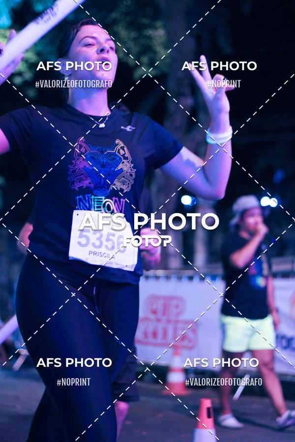 Acquista le foto dell'eventoNeon Night Run 2019 - Belo Horizonte in Fotop