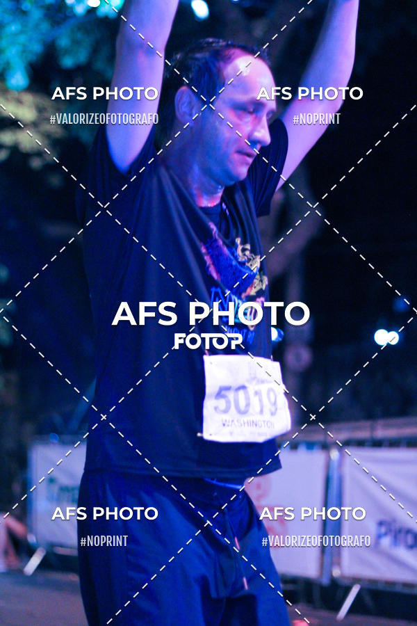 Acquista le foto dell'eventoNeon Night Run 2019 - Belo Horizonte in Fotop