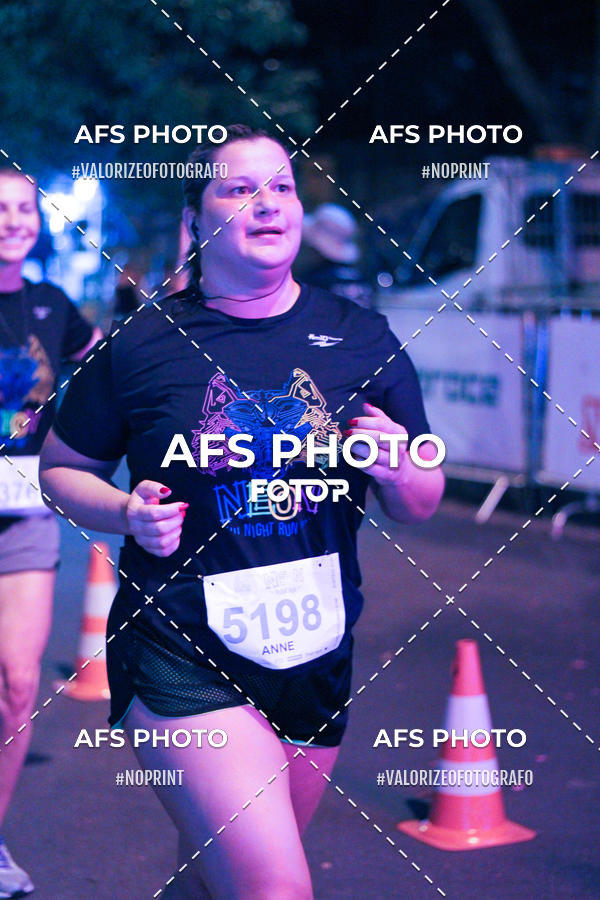 Achetez vos photos de l'vnementNeon Night Run 2019 - Belo Horizonte sur Fotop