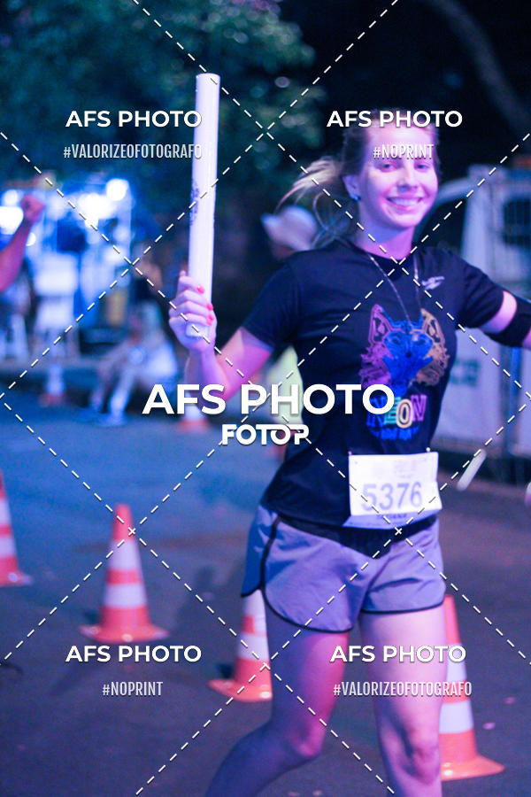 Achetez vos photos de l'vnementNeon Night Run 2019 - Belo Horizonte sur Fotop