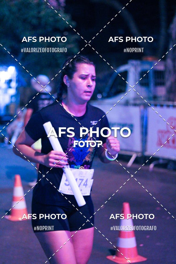 Achetez vos photos de l'vnementNeon Night Run 2019 - Belo Horizonte sur Fotop