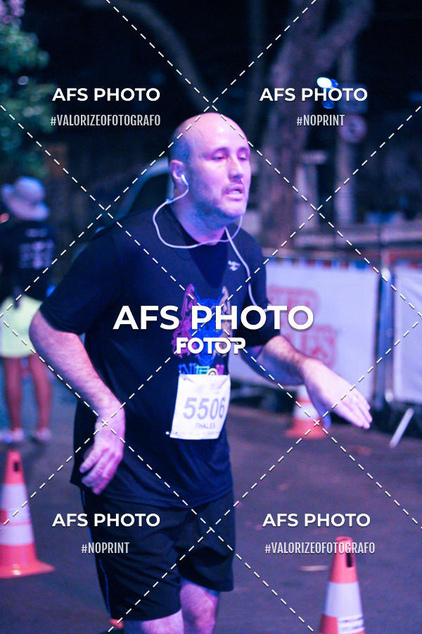 Achetez vos photos de l'vnementNeon Night Run 2019 - Belo Horizonte sur Fotop