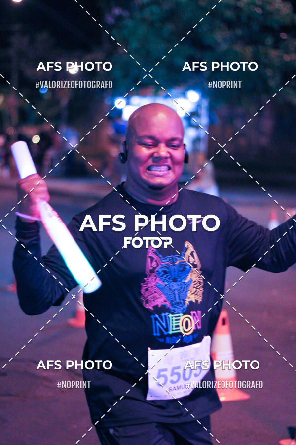 Achetez vos photos de l'vnementNeon Night Run 2019 - Belo Horizonte sur Fotop