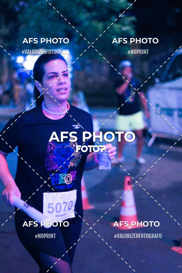 Achetez vos photos de l'vnementNeon Night Run 2019 - Belo Horizonte sur Fotop