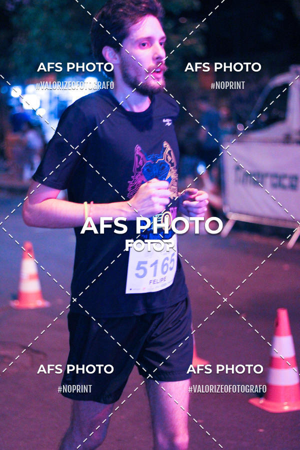 Achetez vos photos de l'vnementNeon Night Run 2019 - Belo Horizonte sur Fotop