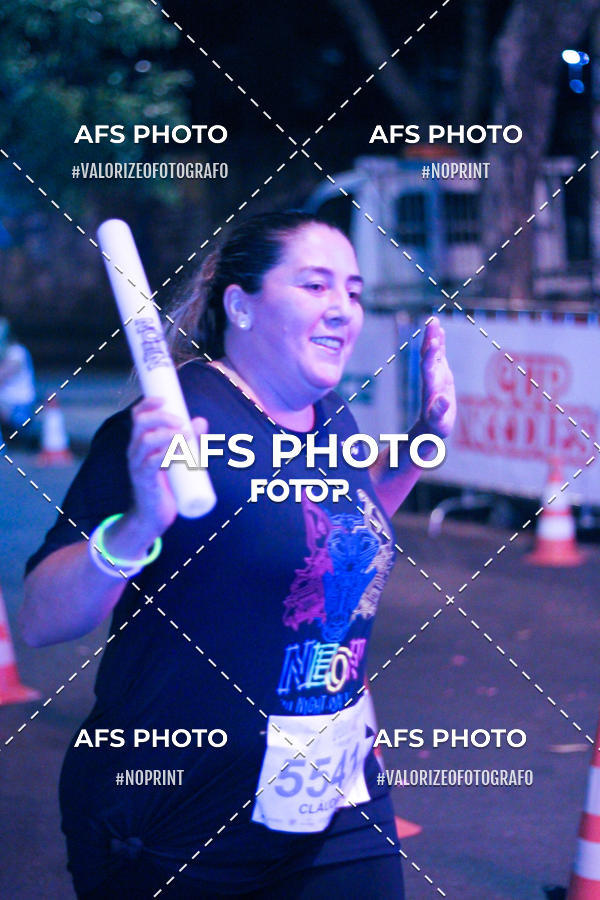 Achetez vos photos de l'vnementNeon Night Run 2019 - Belo Horizonte sur Fotop