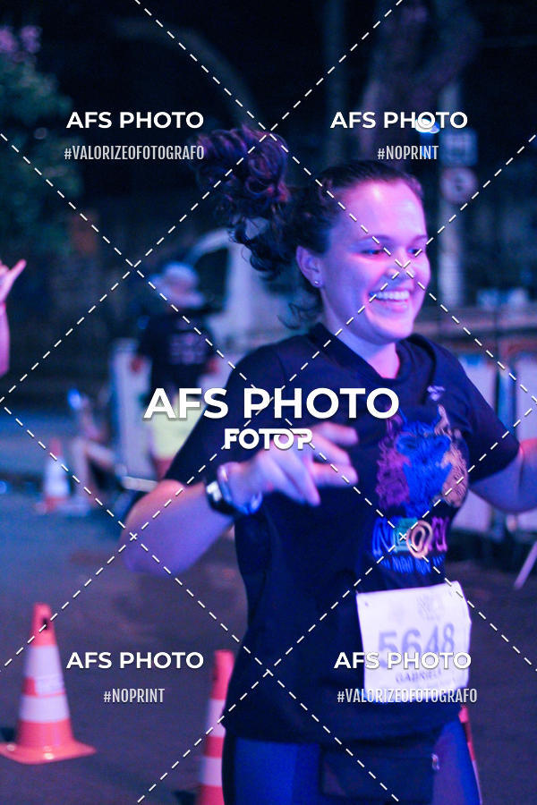 Achetez vos photos de l'vnementNeon Night Run 2019 - Belo Horizonte sur Fotop