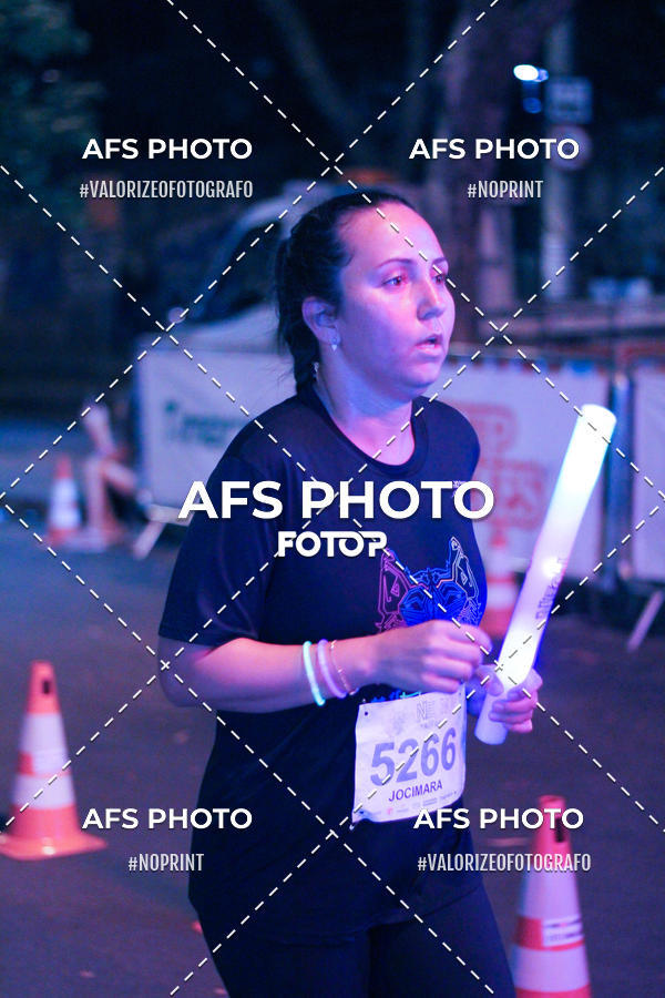 Achetez vos photos de l'vnementNeon Night Run 2019 - Belo Horizonte sur Fotop