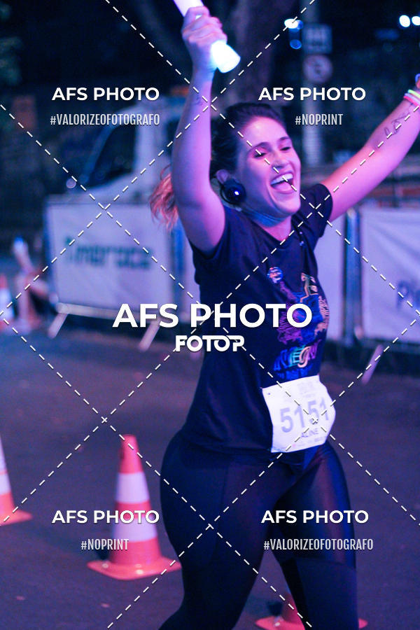 Achetez vos photos de l'vnementNeon Night Run 2019 - Belo Horizonte sur Fotop