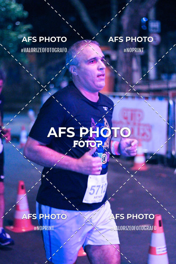 Achetez vos photos de l'vnementNeon Night Run 2019 - Belo Horizonte sur Fotop