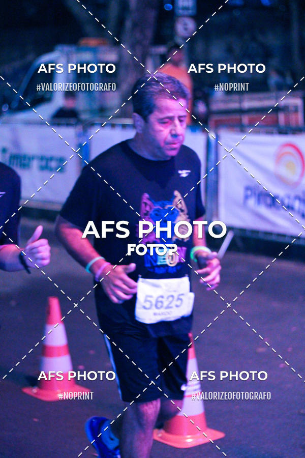 Achetez vos photos de l'vnementNeon Night Run 2019 - Belo Horizonte sur Fotop
