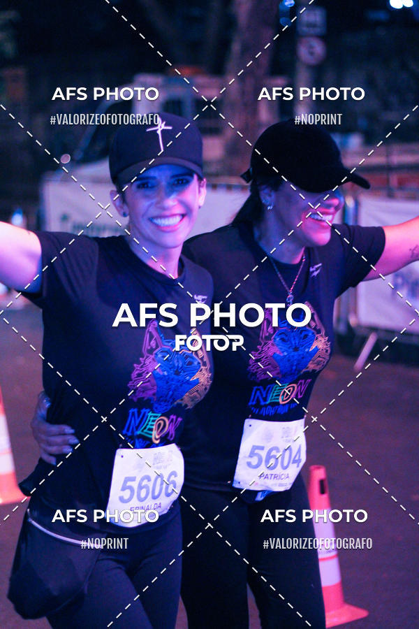 Achetez vos photos de l'vnementNeon Night Run 2019 - Belo Horizonte sur Fotop