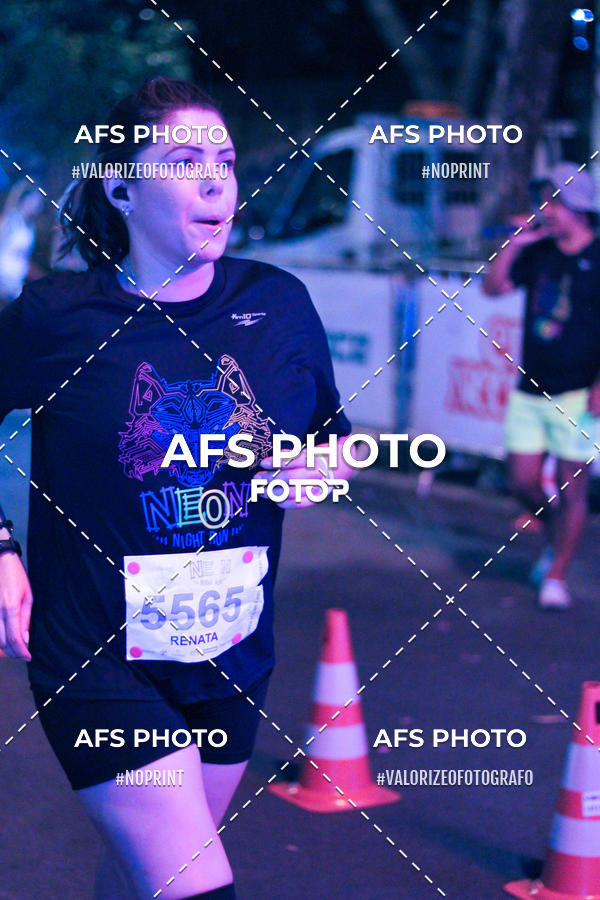 Achetez vos photos de l'vnementNeon Night Run 2019 - Belo Horizonte sur Fotop