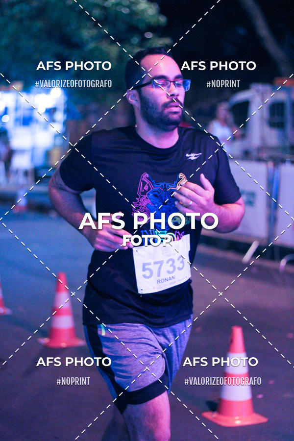 Achetez vos photos de l'vnementNeon Night Run 2019 - Belo Horizonte sur Fotop