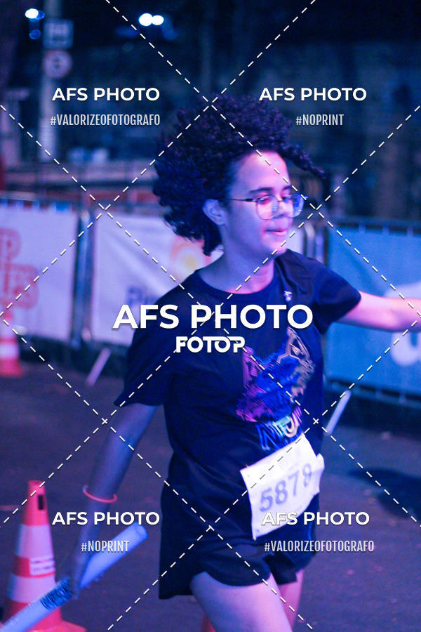 Achetez vos photos de l'vnementNeon Night Run 2019 - Belo Horizonte sur Fotop