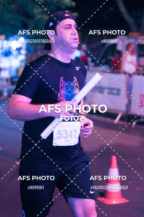 Achetez vos photos de l'vnementNeon Night Run 2019 - Belo Horizonte sur Fotop