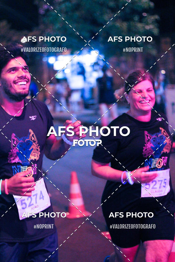 Buy your photos of the eventNeon Night Run 2019 - Belo Horizonte on Fotop