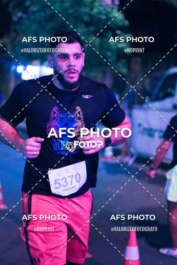 Buy your photos of the eventNeon Night Run 2019 - Belo Horizonte on Fotop
