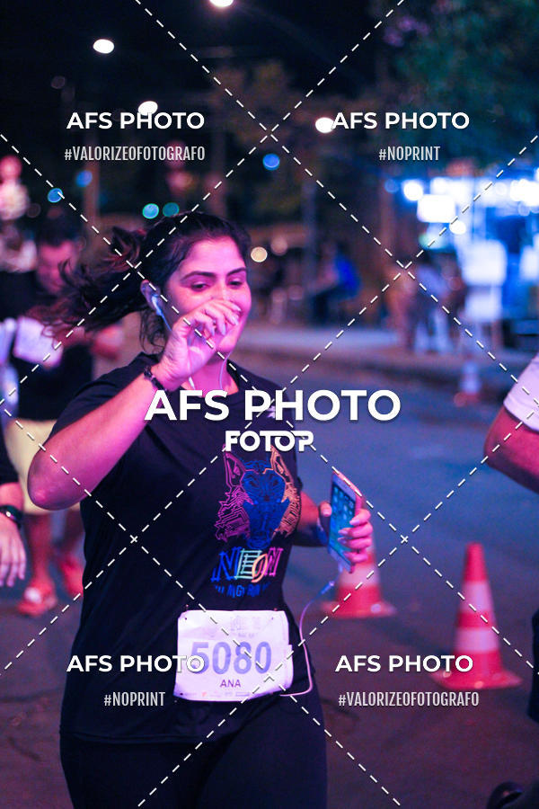 Buy your photos of the eventNeon Night Run 2019 - Belo Horizonte on Fotop