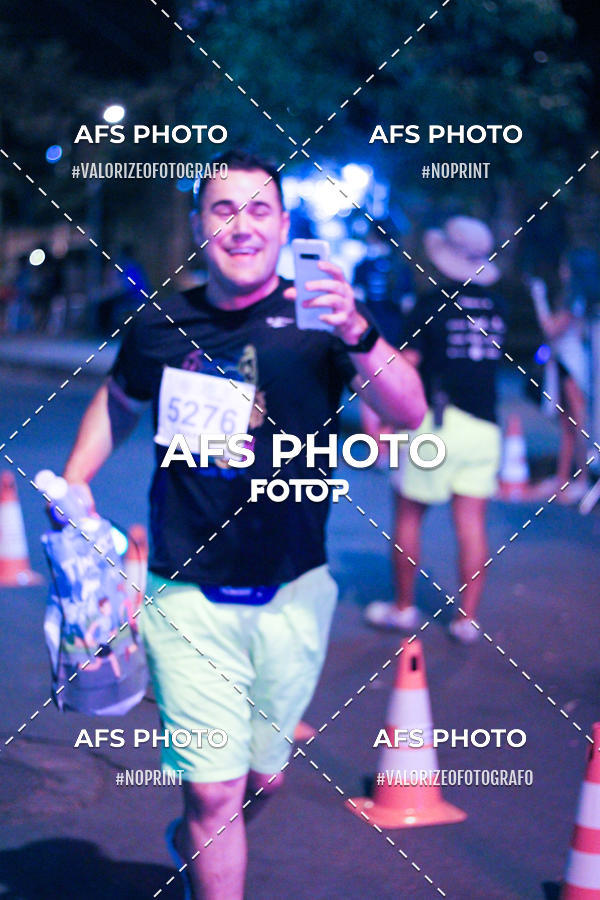 Buy your photos of the eventNeon Night Run 2019 - Belo Horizonte on Fotop