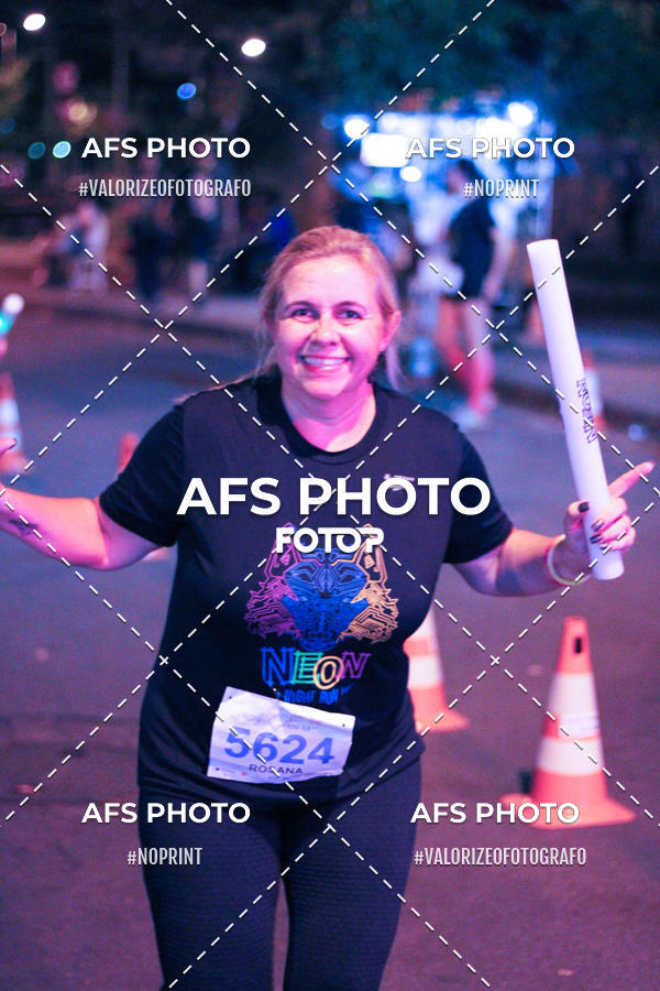 Buy your photos of the eventNeon Night Run 2019 - Belo Horizonte on Fotop