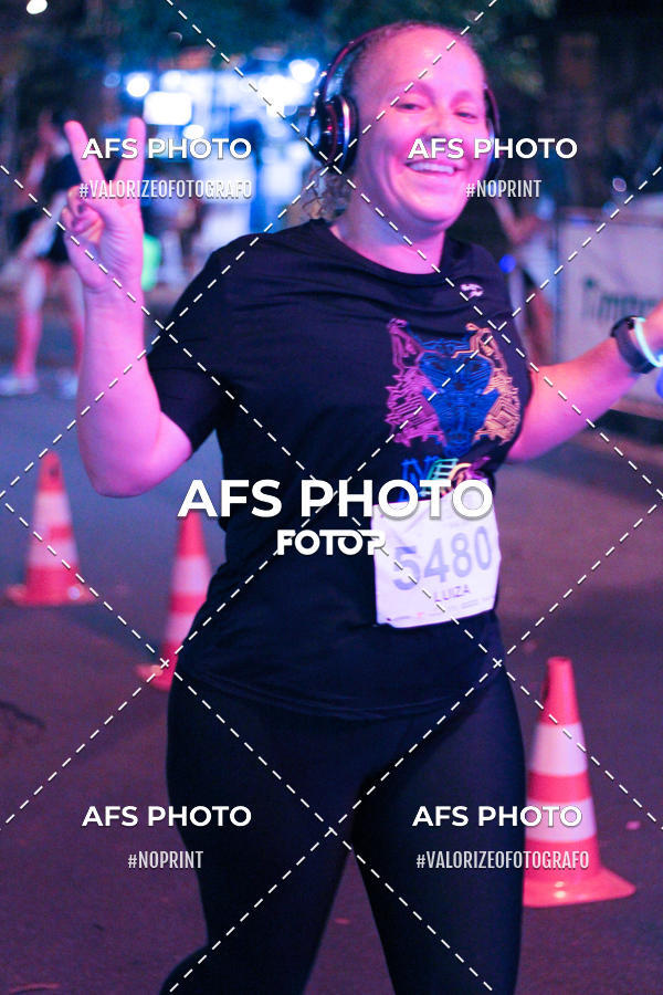 Buy your photos of the eventNeon Night Run 2019 - Belo Horizonte on Fotop