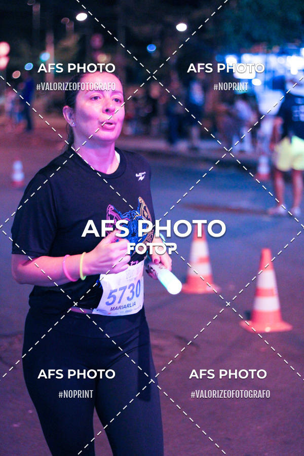 Buy your photos of the eventNeon Night Run 2019 - Belo Horizonte on Fotop