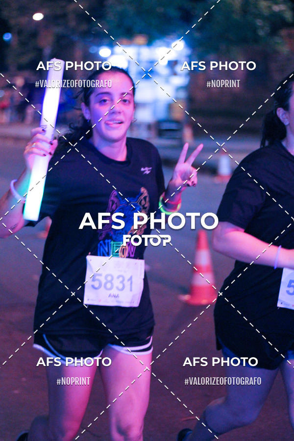 Buy your photos of the eventNeon Night Run 2019 - Belo Horizonte on Fotop