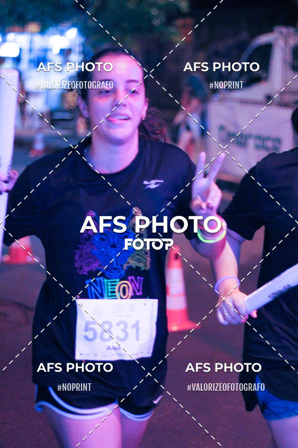 Buy your photos of the eventNeon Night Run 2019 - Belo Horizonte on Fotop