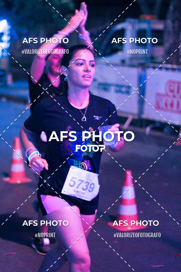 Buy your photos of the eventNeon Night Run 2019 - Belo Horizonte on Fotop