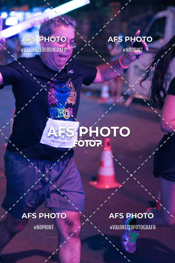 Buy your photos of the eventNeon Night Run 2019 - Belo Horizonte on Fotop